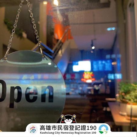 Like Hostel & Bar Lounge Kaohsiung Eksteriør billede